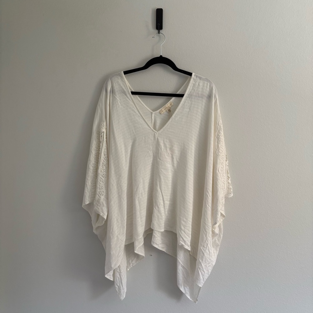 NWT: Lovestitch • Cream‎ V-Neck Poncho Top